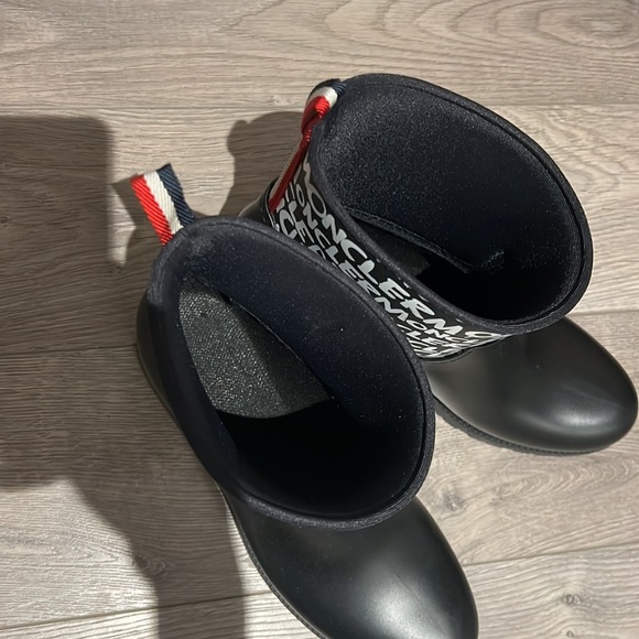 Brand new Moncler boots - Picture 4 of 4